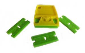 ScrapeRite Double-Edge Plastic Razor Blades 1 holder 5 blades